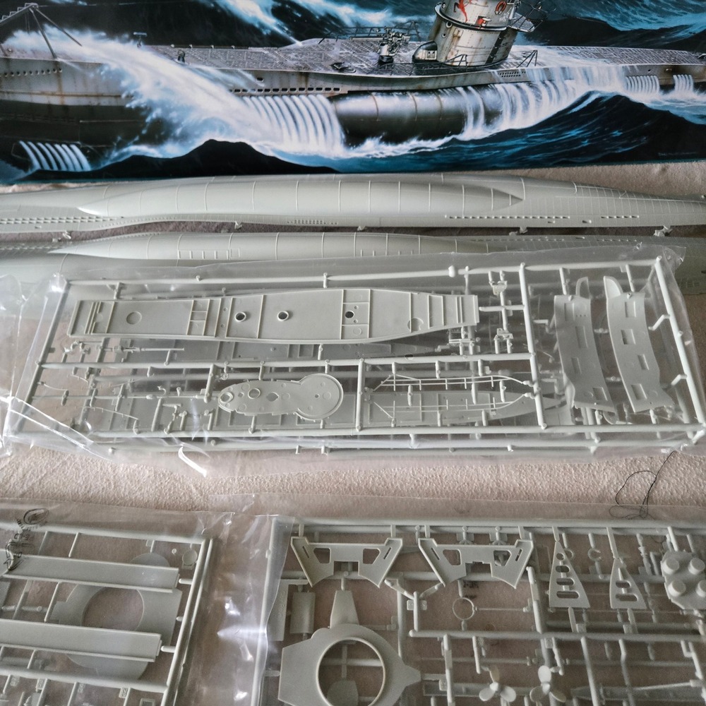 Revell German Submarine VII C Wolf Pack 1:72 Scale Model Kit 05015 Factory Seal - Picture 13 of 16